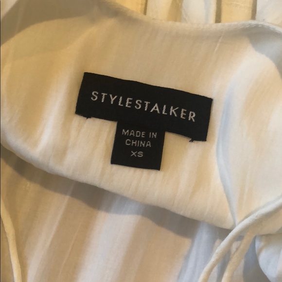 White sundress with open back and sleeves - Picture 6 of 7